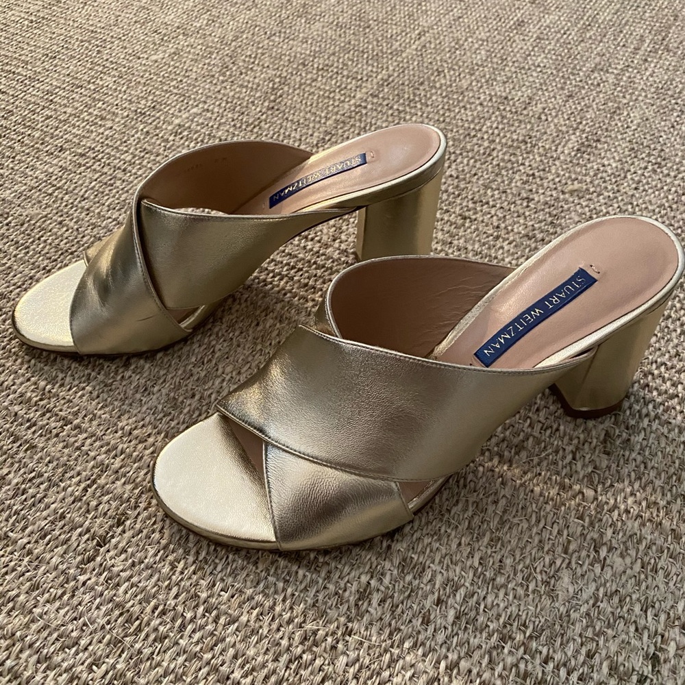 Stuart Weitzman Galene Gold Sandal - Picture 4 of 10